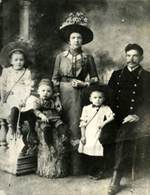 Семья учителя начала XX века