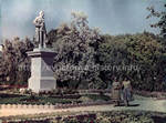 Памятник М.Горькому на одноименной набережной. 1959 г.