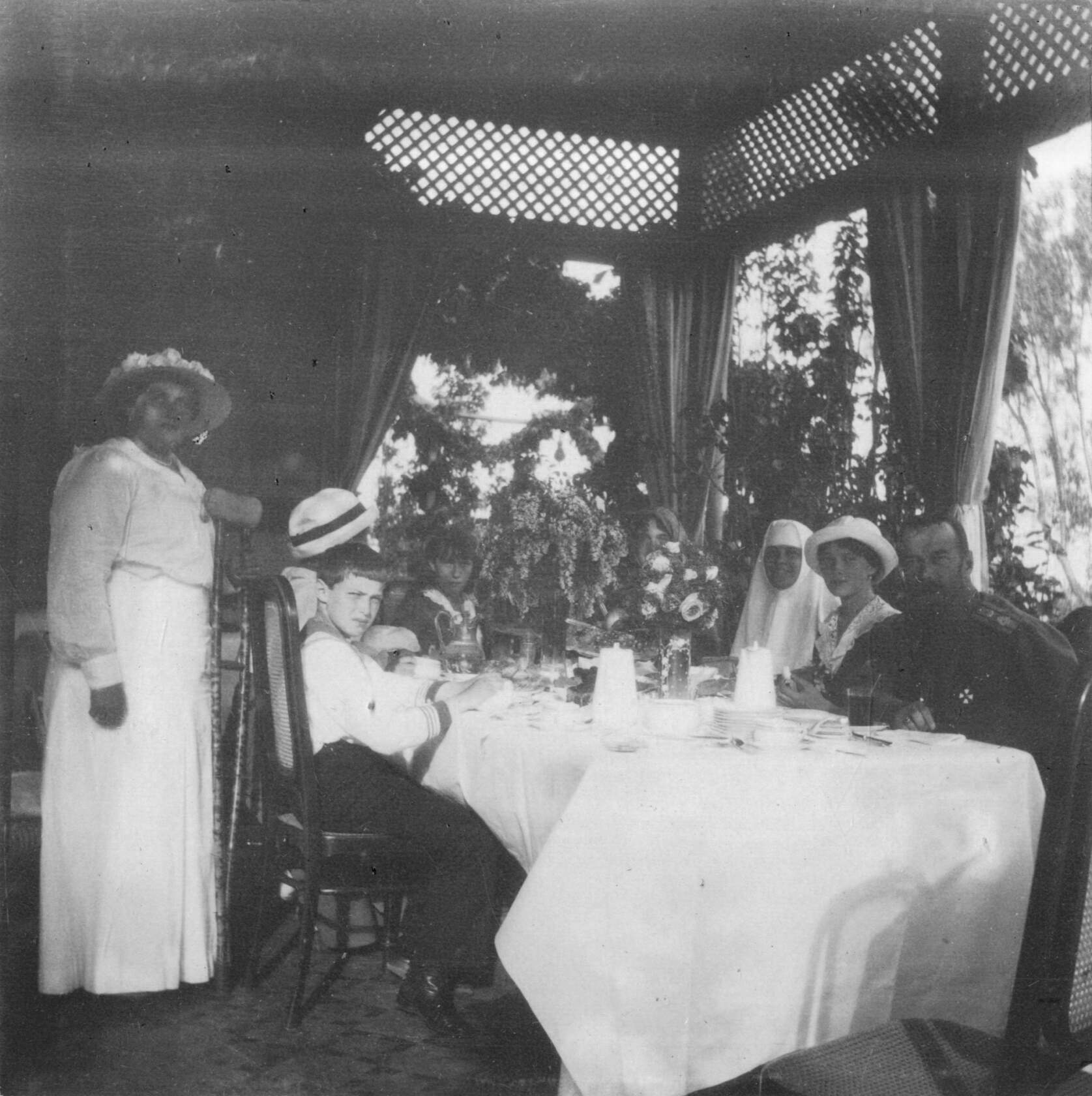Николай II с семьёй в Евпатории